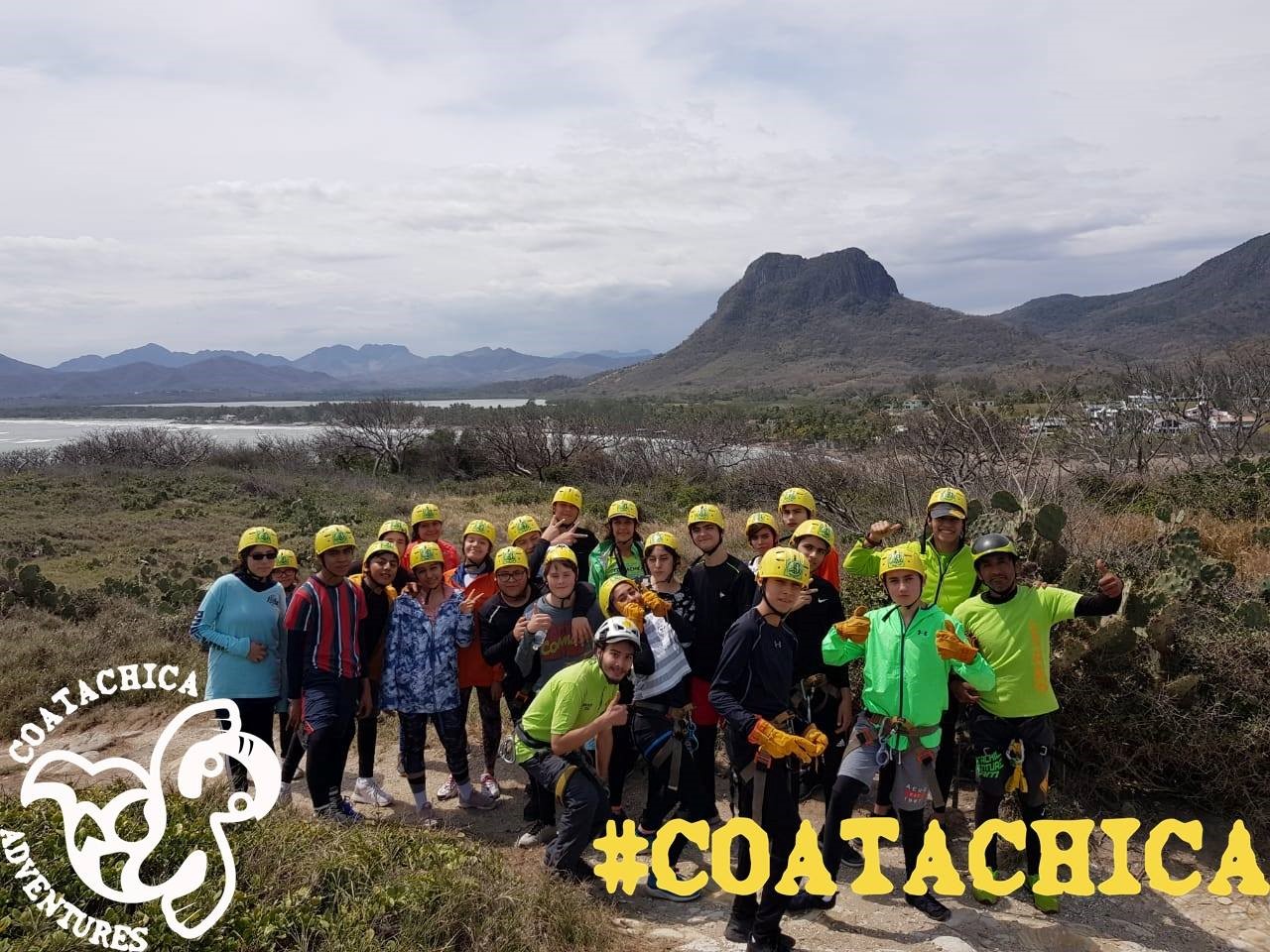 Campamento de los Alumnos Secundaria Colegio Del Valle en paisajes naturales de Jalcomulco, Veracuz.