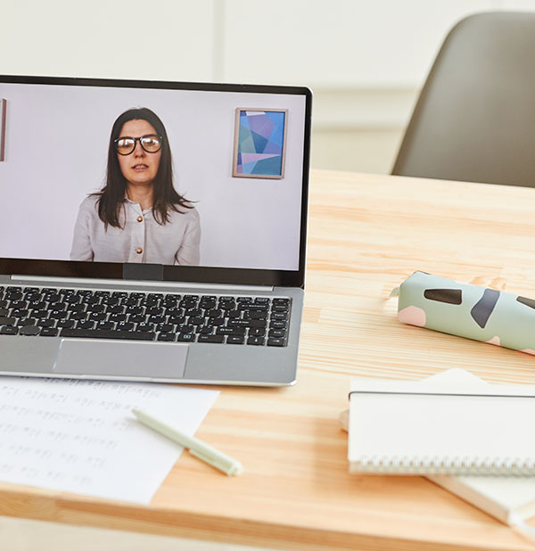 como funciona una escuela a distancia