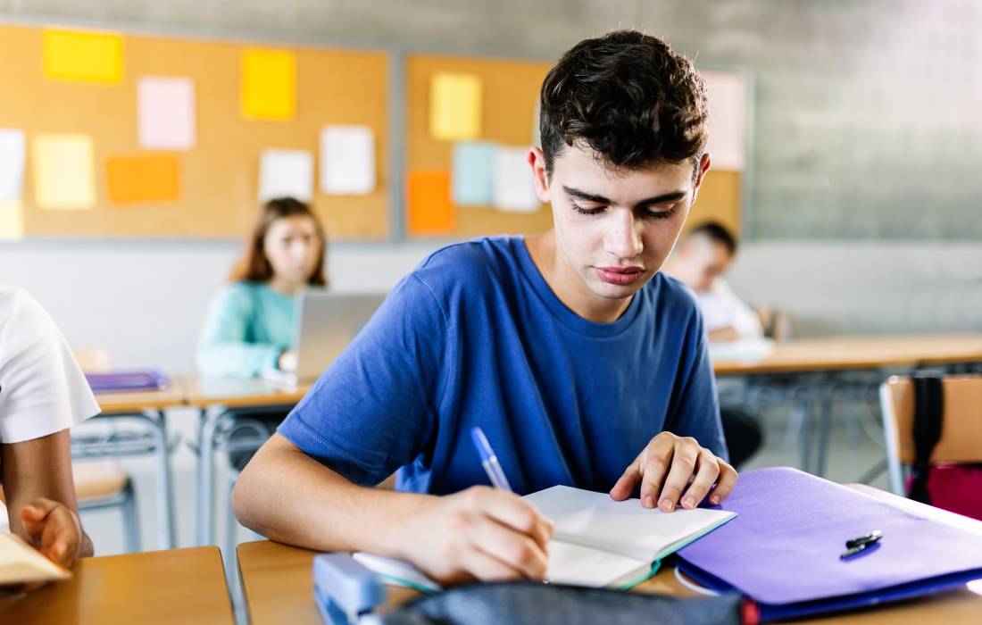 como puedo inscribir a mi hijo en la preparatoria